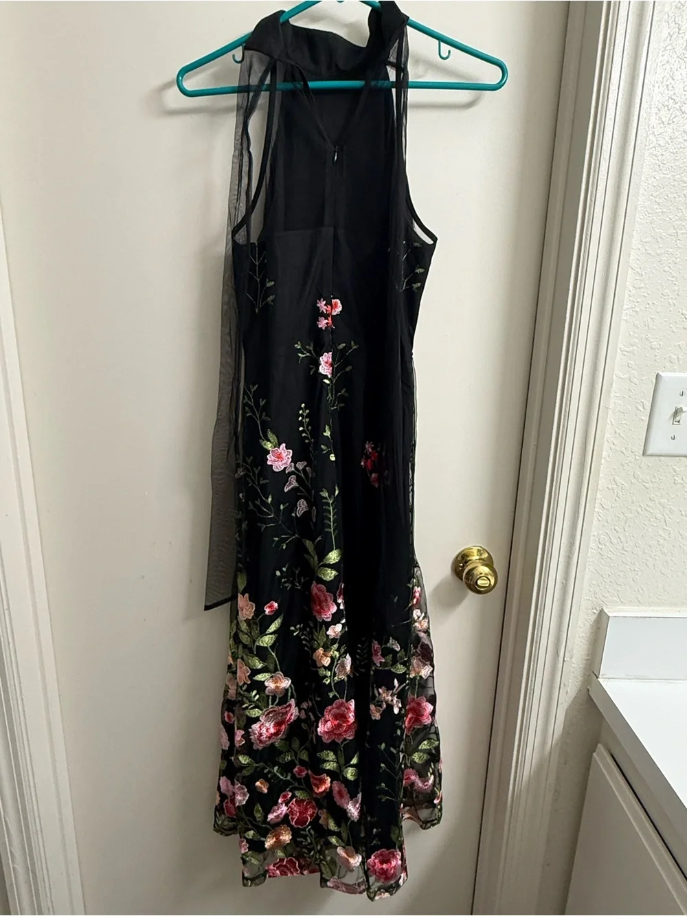 little black sexy dress Party With Cleavage Strap – AMIClubwear L'AGENCE Marlee Double Breasted shoot Size:1XL